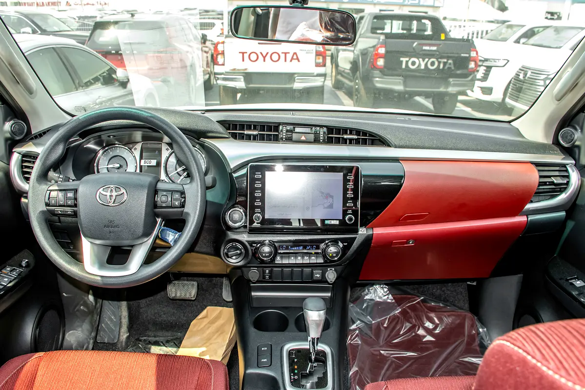 Toyota Hilux, 2026 — фото 10 из 10