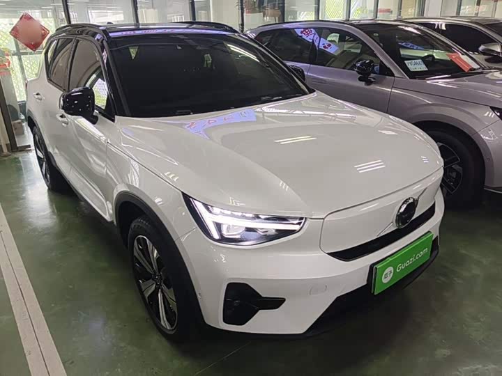 Volvo XC40 EV, 2023 — фото 4 из 9