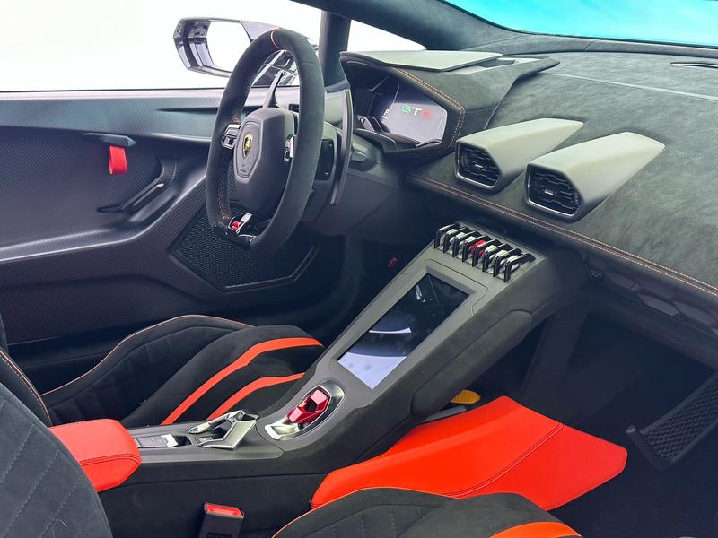 Lamborghini Huracán, 2023 — фото 10 из 12