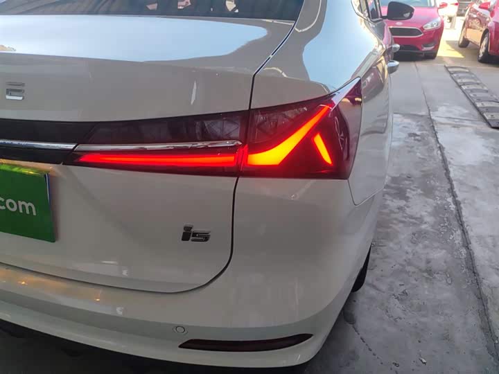Roewe i5, 2025 — фото 8 из 9