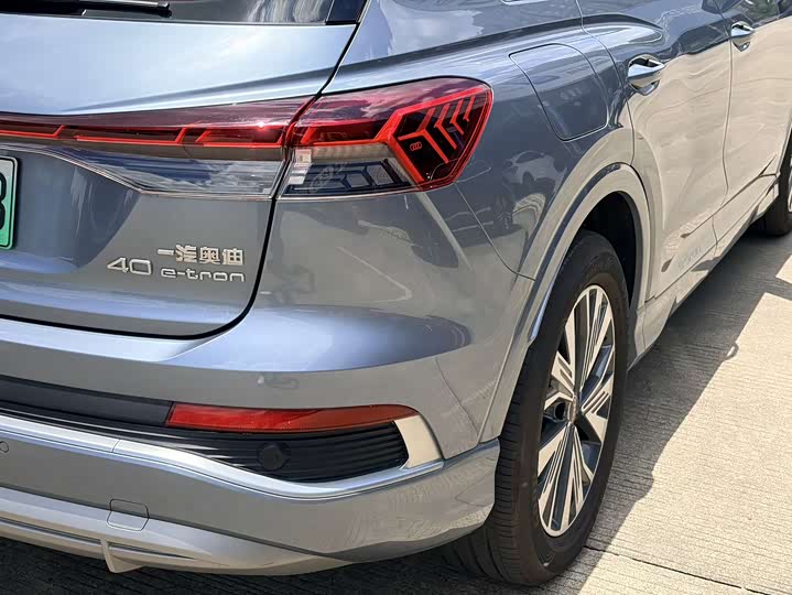 Audi Q4 e-tron, 2025 — фото 6 из 9