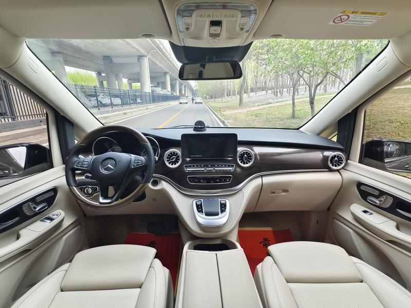 Mercedes-Benz V-Class, 2022 — фото 9 из 12