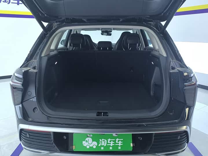 Hongqi HS3 Hybrid, 2026 — фото 4 из 9