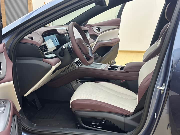 BYD Seal 07 DM-i Hybrid, 2026 — фото 6 из 9
