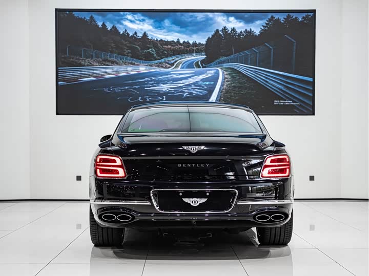 Bentley Flying Spur, 2023 — фото 4 из 9