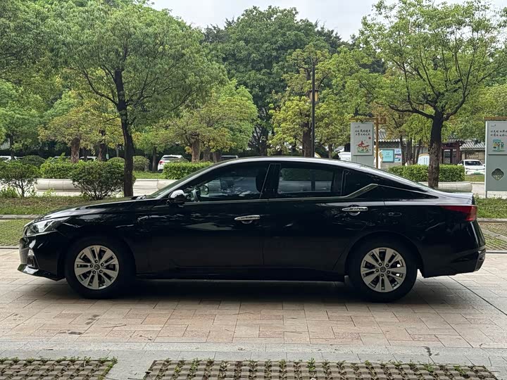Nissan Teana, 2022 — фото 4 из 9