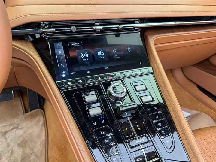 Aston Martin DB12, 2024 — фото 9 из 9