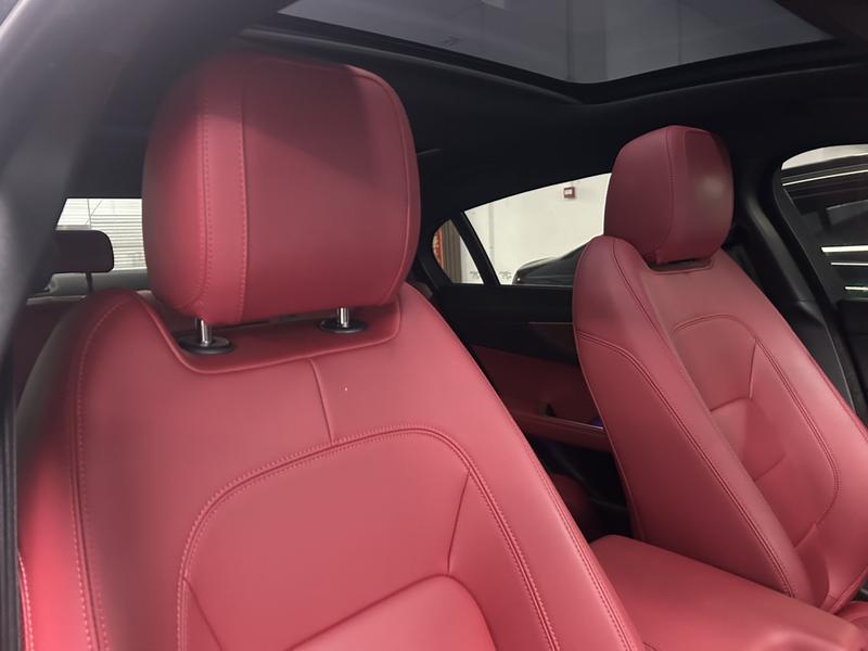 Jaguar XE L, 2023 — фото 10 из 12