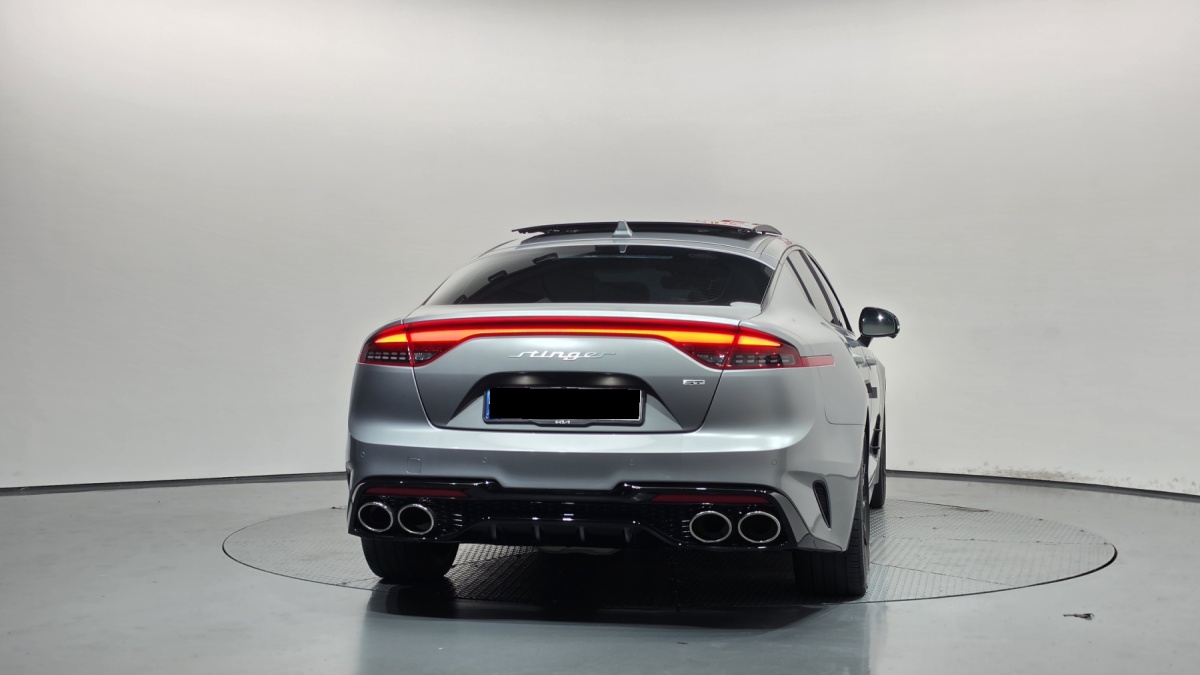 Kia Stinger, 2023 — фото 4 из 12