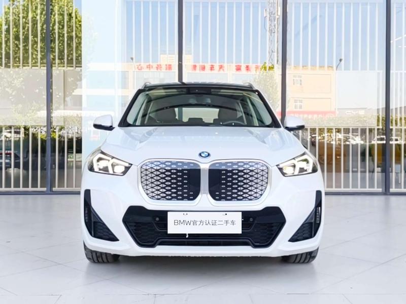 BMW iX1, 2025 — фото 2 из 12