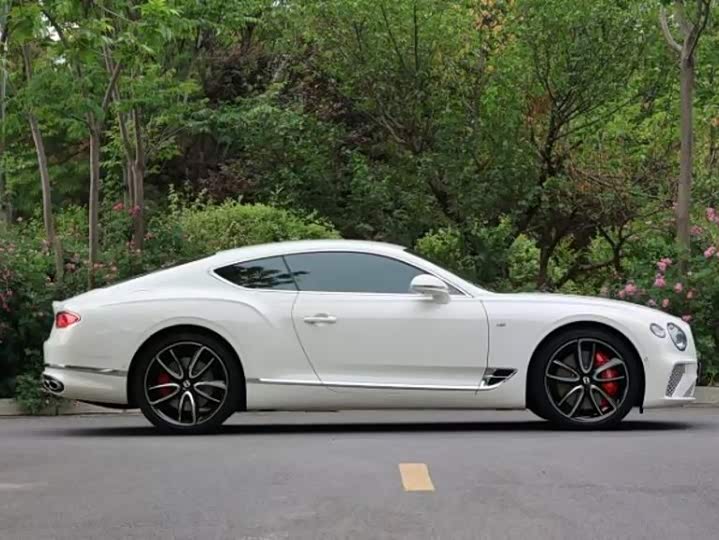 Bentley Continental GT, 2022 — фото 7 из 9