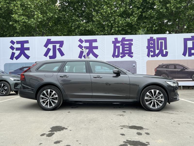 Volvo V90, 2024 — фото 7 из 12