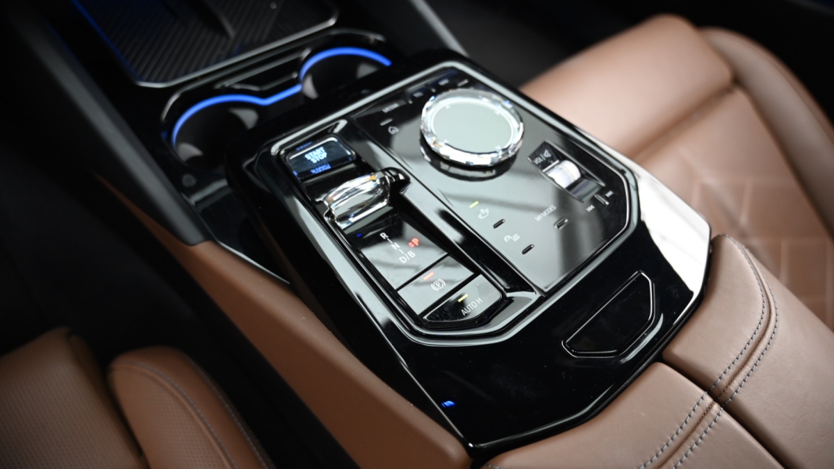 BMW i5, 2023 — фото 9 из 12