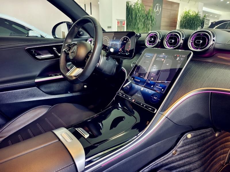 Mercedes-Benz C-Class, 2023 — фото 7 из 10