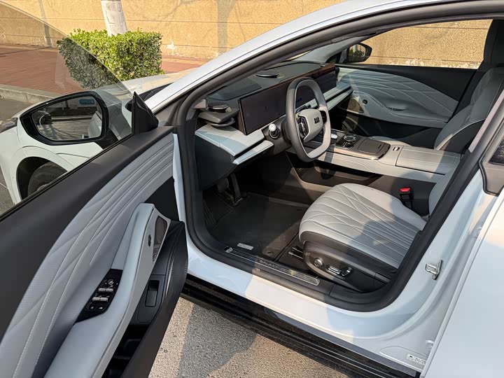 Geely Galaxy E8, 2024 — фото 9 из 9