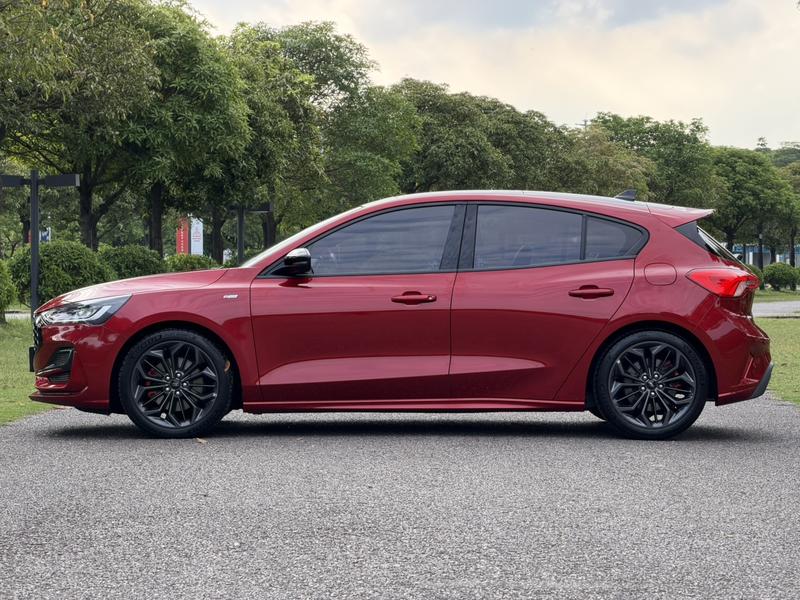 Ford Focus, 2022 — фото 4 из 12