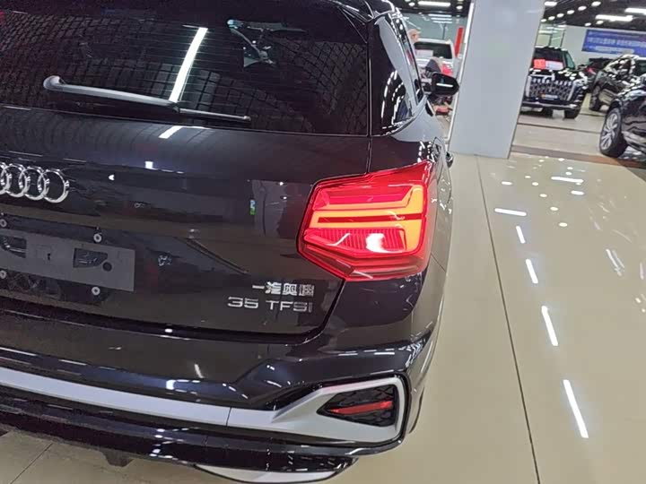 Audi Q2L, 2023 — фото 8 из 9
