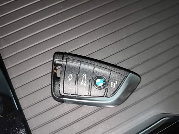 BMW iX3, 2024 — фото 9 из 9