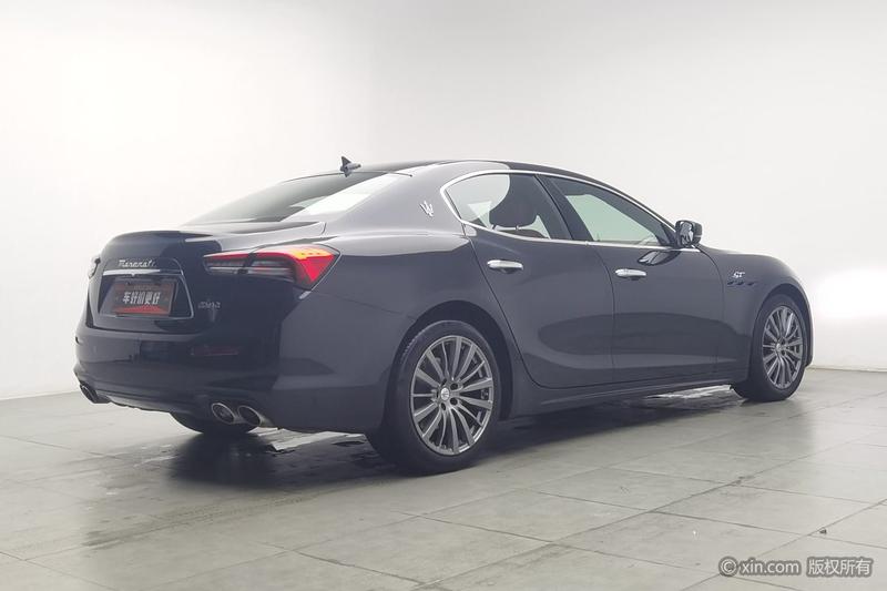 Maserati Ghibli, 2023 — фото 4 из 12