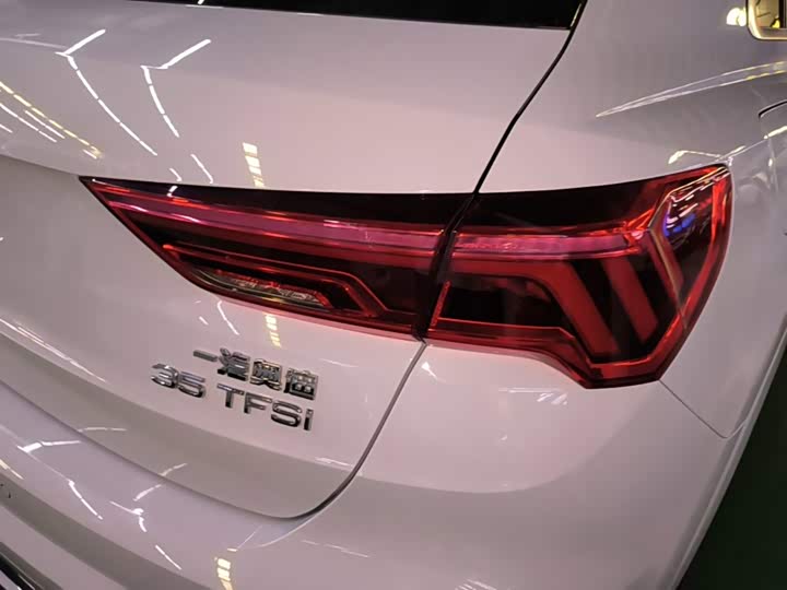 Audi Q3, 2025 — фото 8 из 9