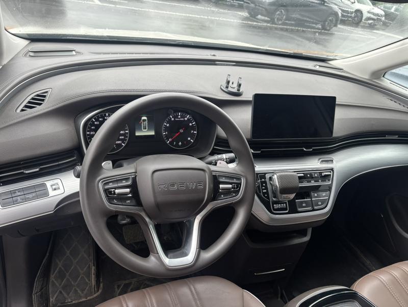 Roewe iMax 8, 2023 — фото 4 из 10