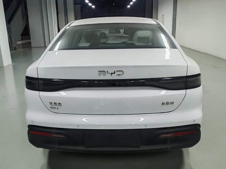 BYD Seal 05 DM-i Hybrid, 2025 — фото 5 из 9