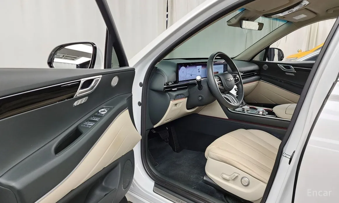 Genesis GV80, 2023 — фото 10 из 12