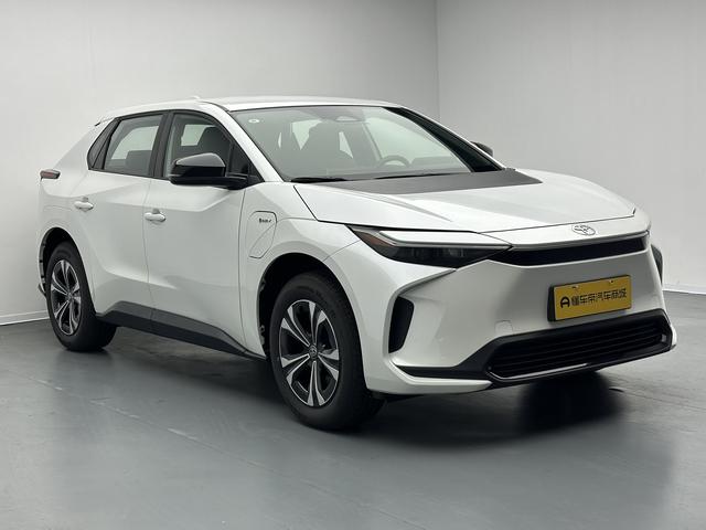 Toyota bZ4X Platinum, 2026 — фото 3 из 12