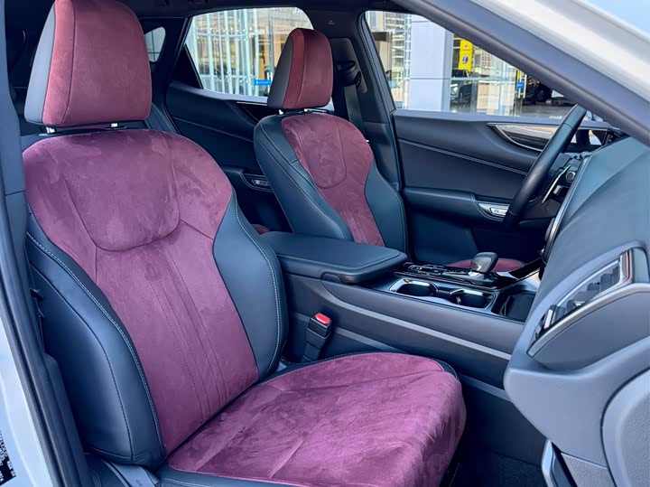 Lexus NX, 2022 — фото 8 из 9