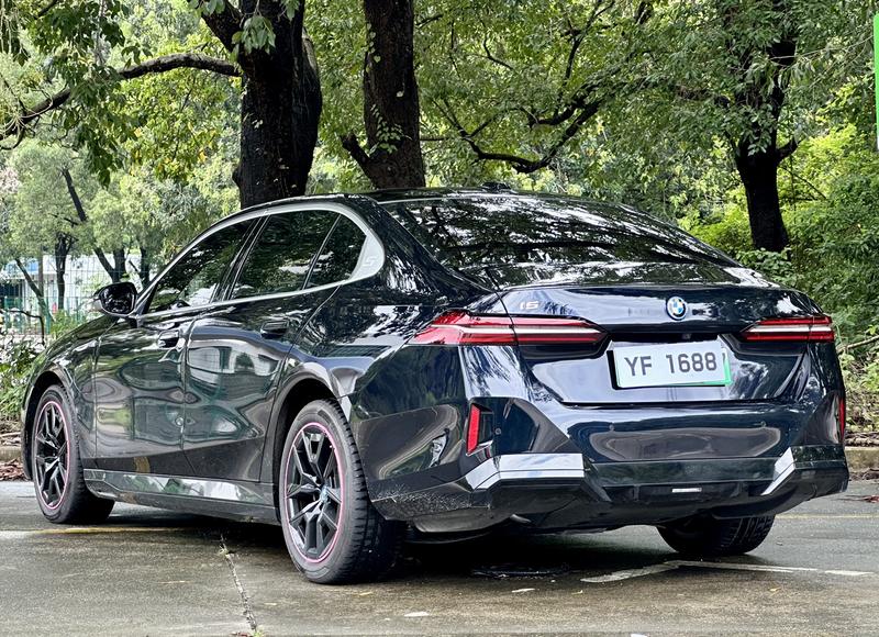 BMW i5, 2025 — фото 4 из 12