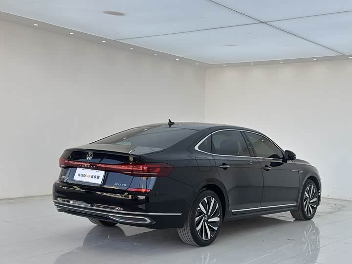 Volkswagen Passat, 2023 — фото 6 из 9