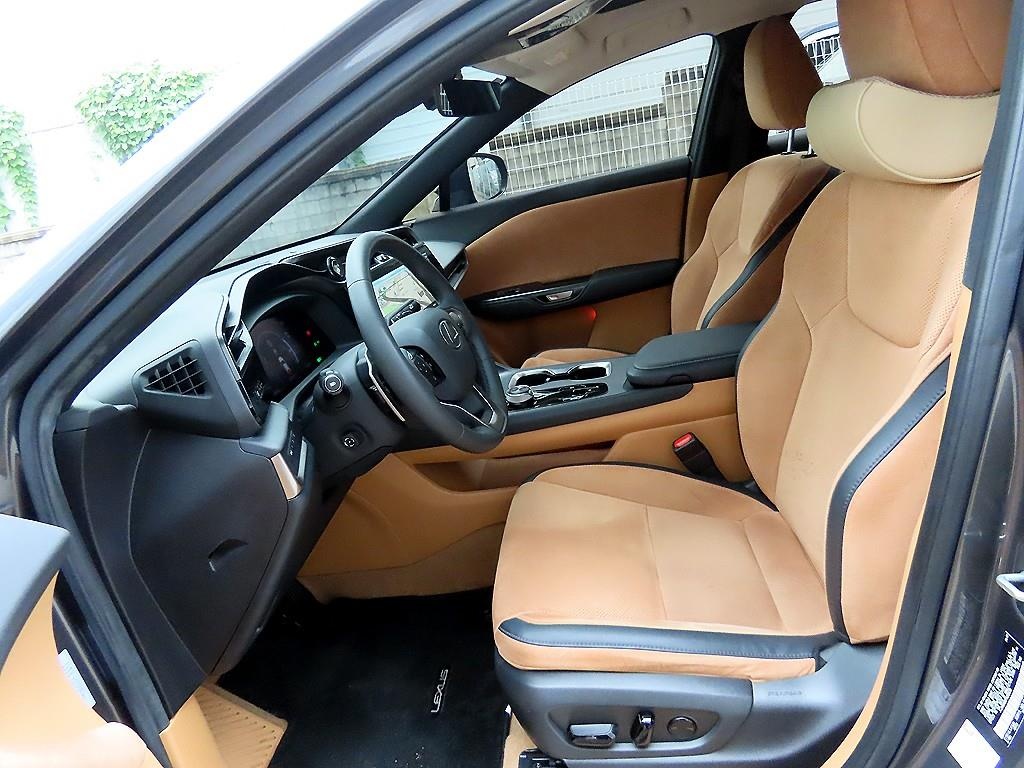 Lexus RZ, 2023 — фото 5 из 12