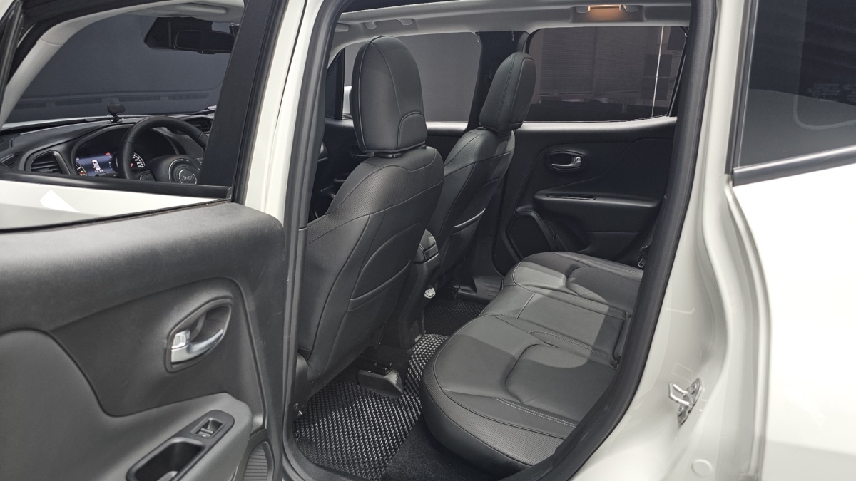 Jeep Renegade, 2022 — фото 12 из 12