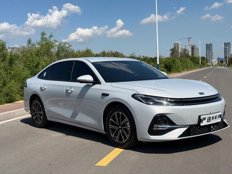 Geely Galaxy A7, 2026 — фото 3 из 10
