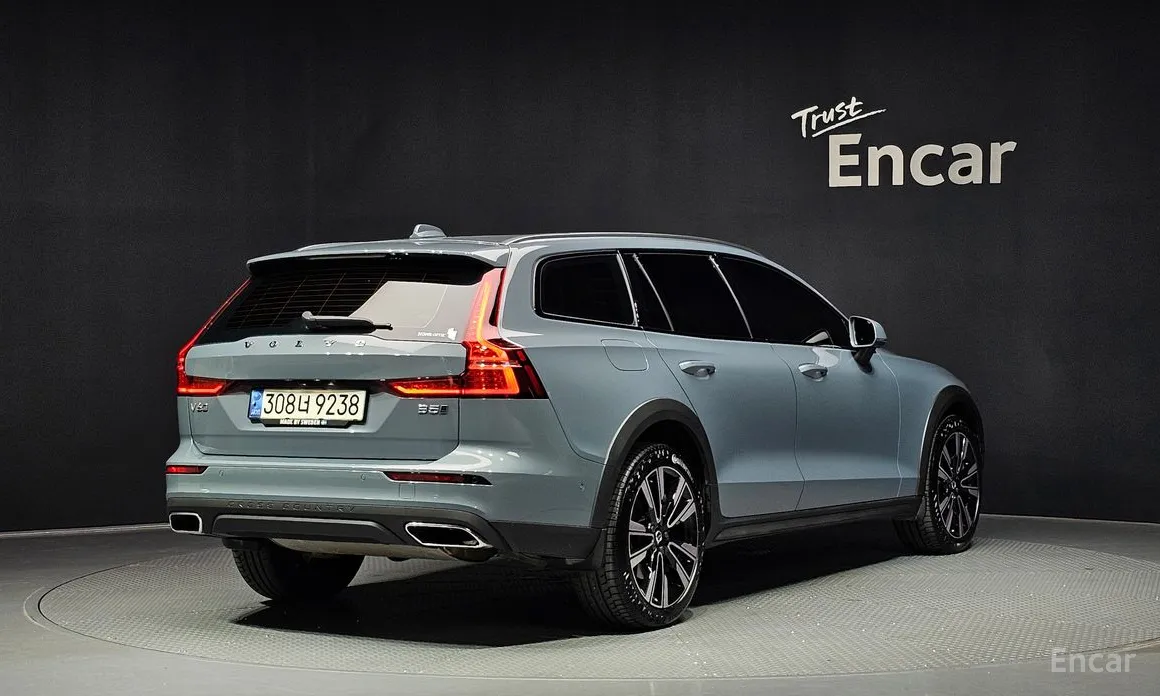 Volvo V60, 2021 — фото 2 из 12