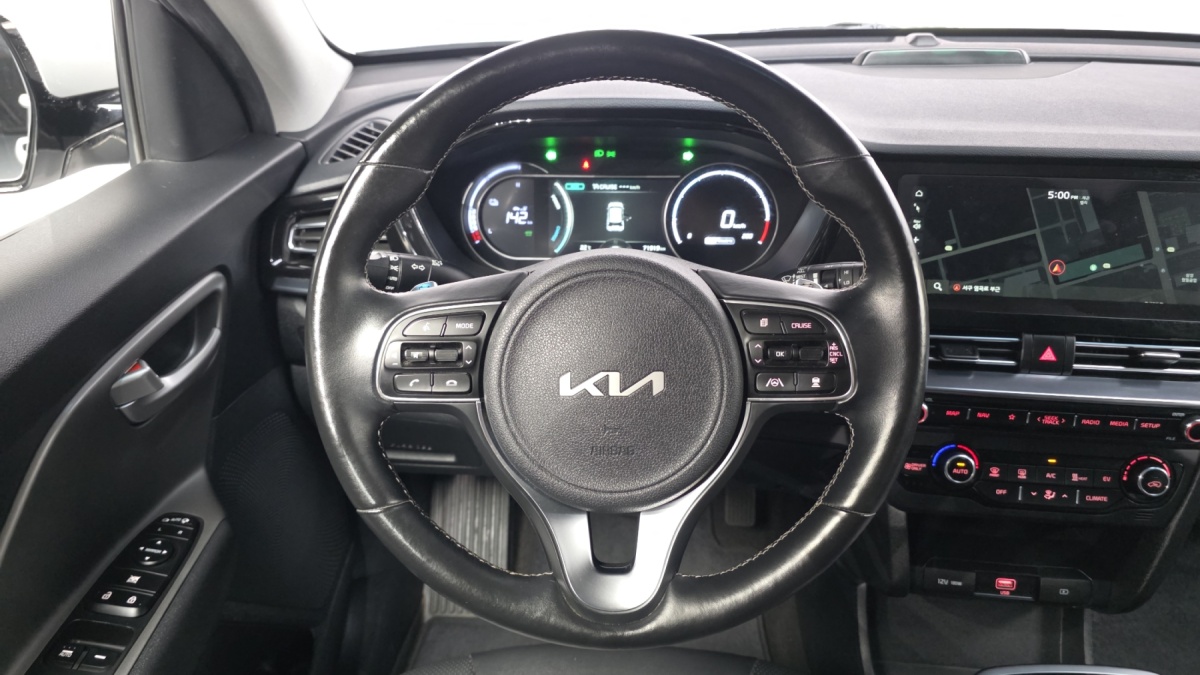 Kia Niro, 2022 — фото 12 из 12