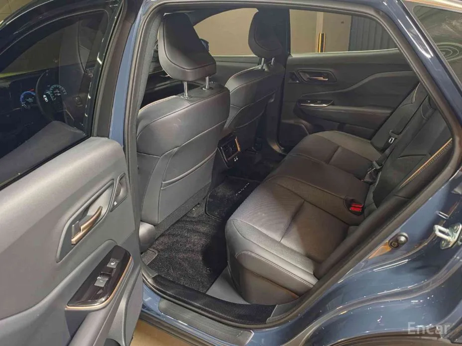 Toyota Crown, 2025 — фото 11 из 12