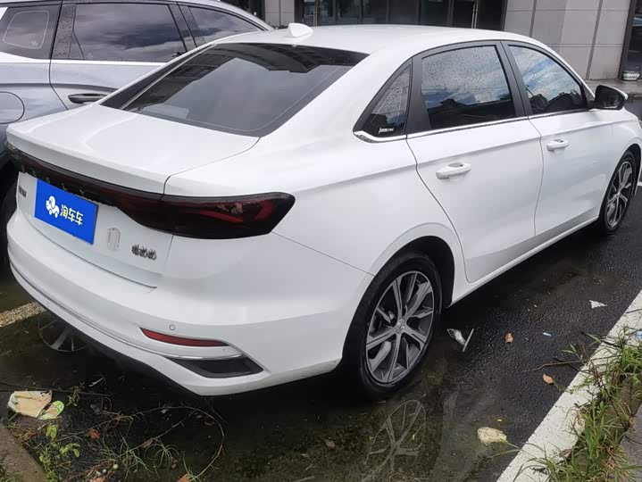 Geely Emgrand, 2023 — фото 3 из 9