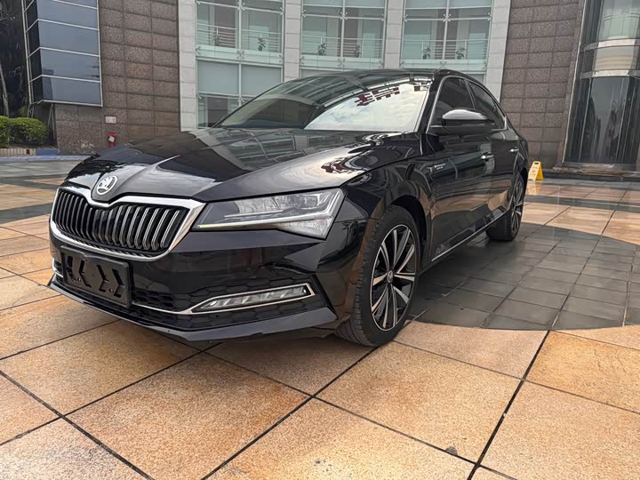 Skoda Superb, 2023 — купить в Санкт-Петербурге под ключ