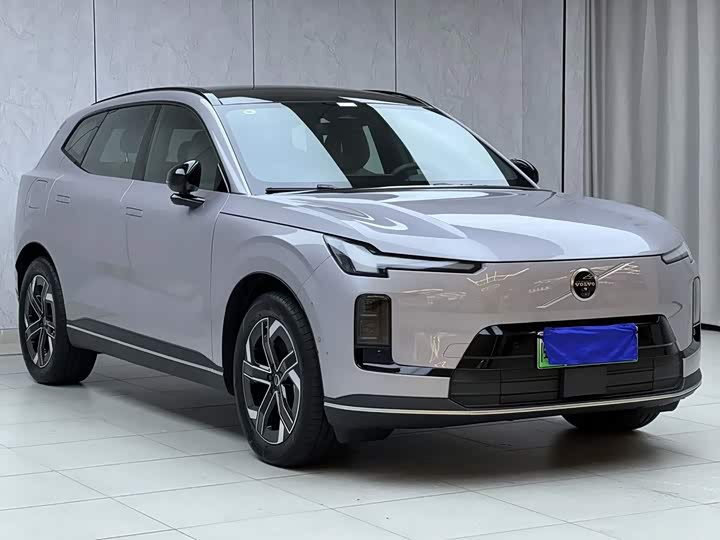 Volvo XC70 Hybrid, 2025 — фото 3 из 9