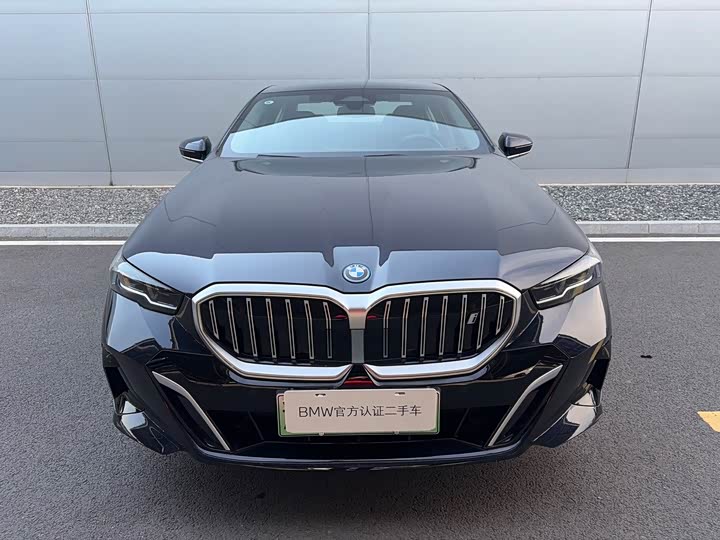 BMW i5, 2025 — фото 2 из 9
