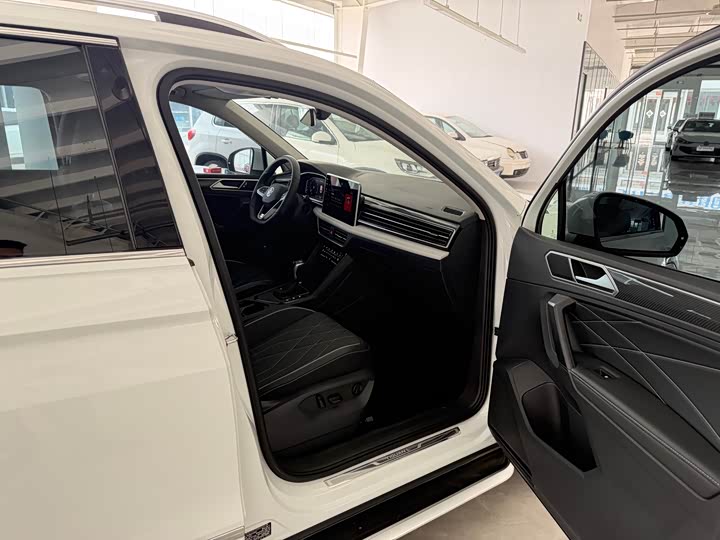 Volkswagen Tiguan L Pro, 2025 — фото 9 из 9