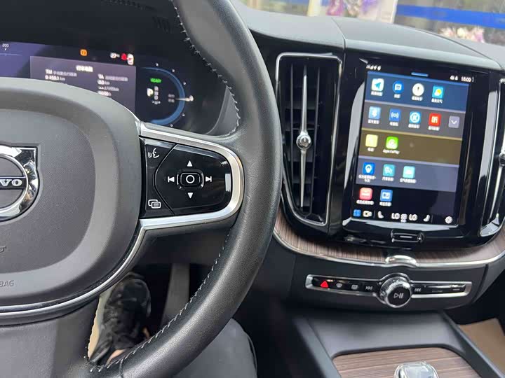 Volvo XC60 Hybrid, 2021 — фото 8 из 9