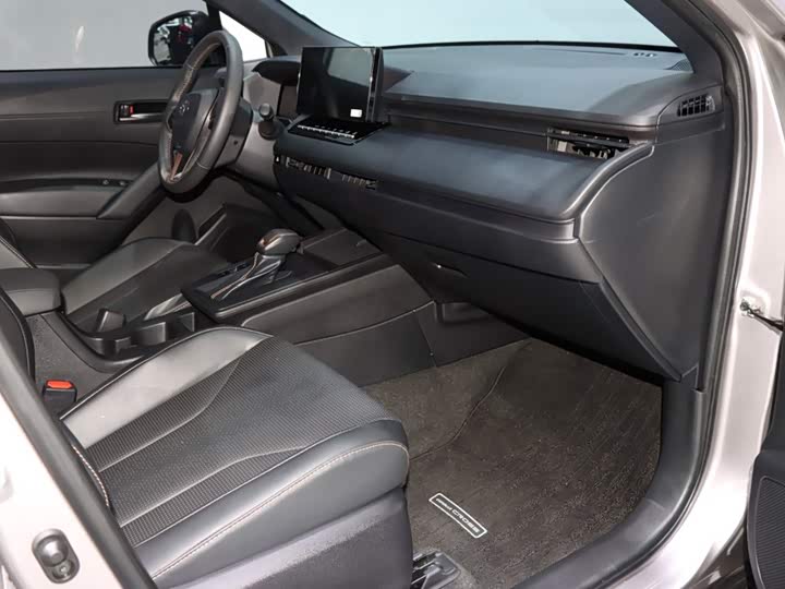 Toyota Corolla Cross, 2025 — фото 7 из 9