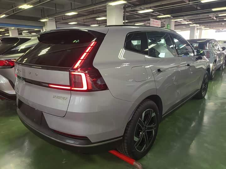 Volvo XC70 Hybrid, 2025 — фото 7 из 9