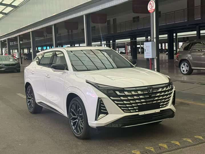 Changan UNI-Z Hybrid, 2026 — фото 3 из 9
