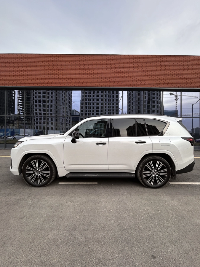 Lexus LX, 2022 — фото 3 из 9