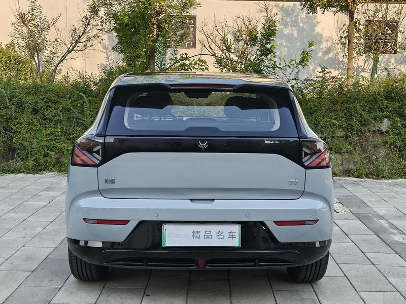 BAIC Arcfox T1, 2025 — фото 6 из 12