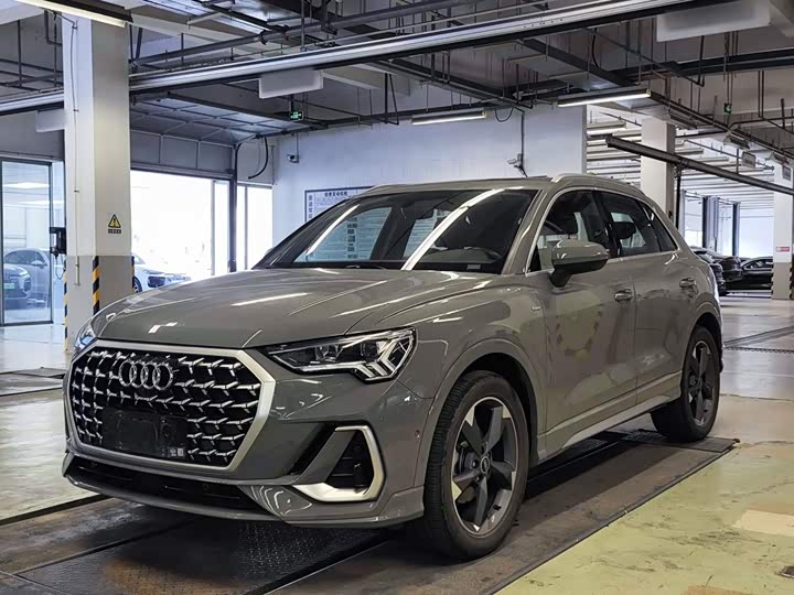 Audi Q3, 2024 — фото 2 из 9
