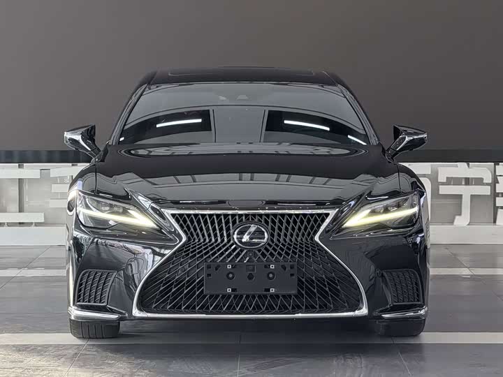 Lexus LS, 2022 — фото 2 из 9